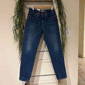 NWT: Levi’s Wedgie Jeans Size 27